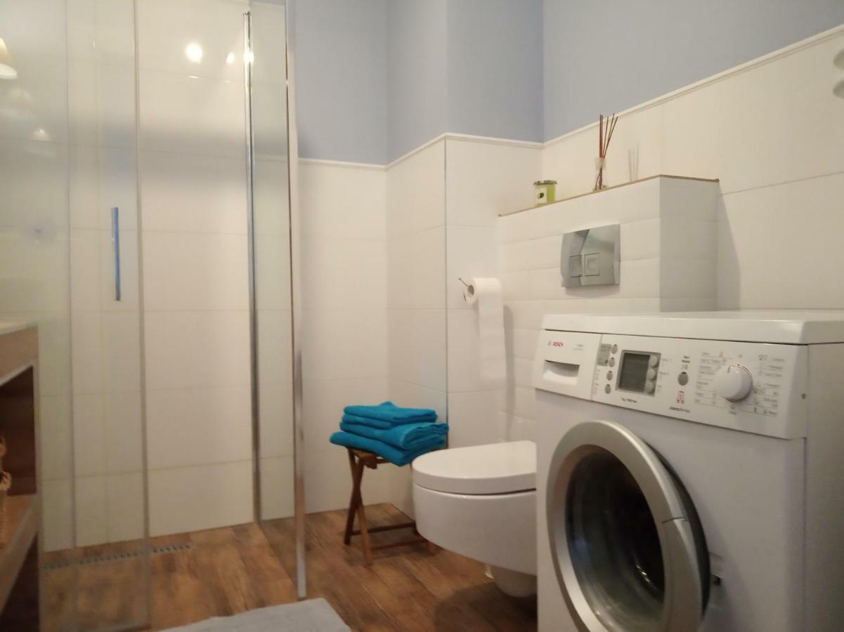 Przytulny Apartament Blisko Motlawy I Neptuna Гданск Екстериор снимка